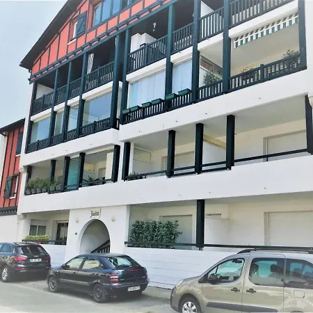 Lumineux Avec Parking Pres Du Centre Et Des Commerces - Fr-1-4-665 *